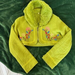 Vintage Green Cropped Jacket with Embroidered Floral Design